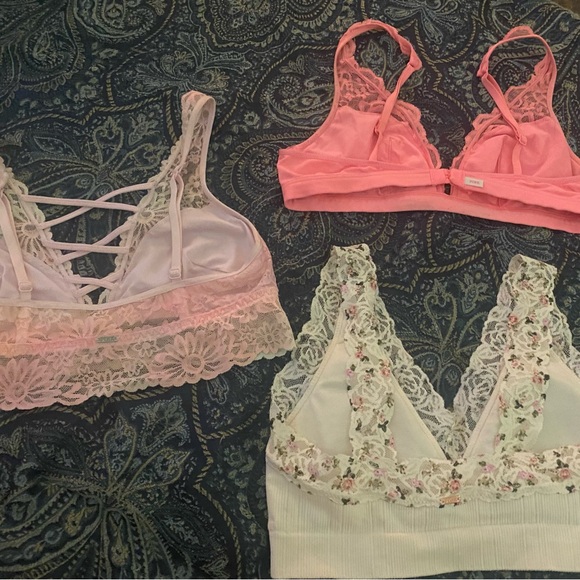 Victoria’s Secret lace bralette bundle. SzS - Picture 2 of 5
